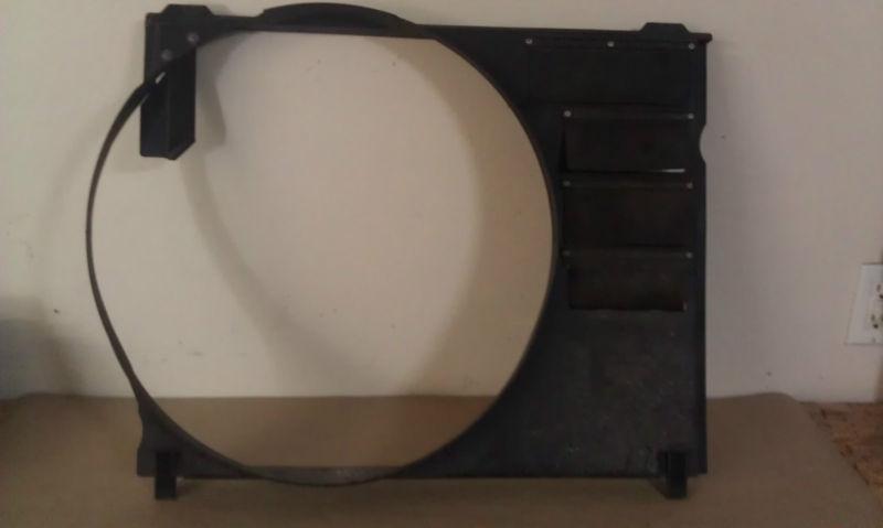 Jaguar xj6, vanden plas, xj40 fan shroud radiator cowl cac6339