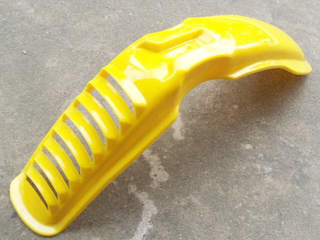 Yamaha dt125 dt175 front fender - yellow new