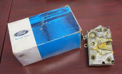 1983-89 nos crown victoria &amp; station wagon rh front door latch assembly