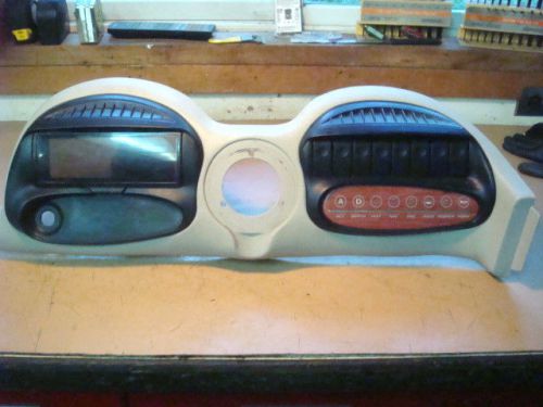 Bayliner 1850 cs - dash with switches and stereo pocket -- 1999