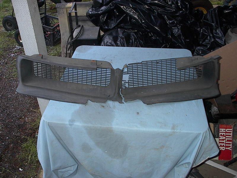 Amc 1970 javelin parts grille one year only for parts