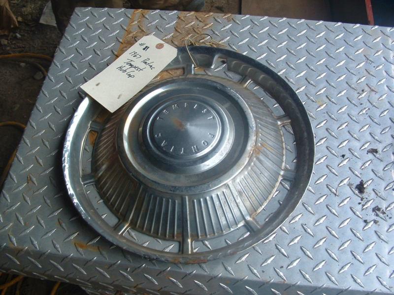 1967 pontiac tempest hubcap 