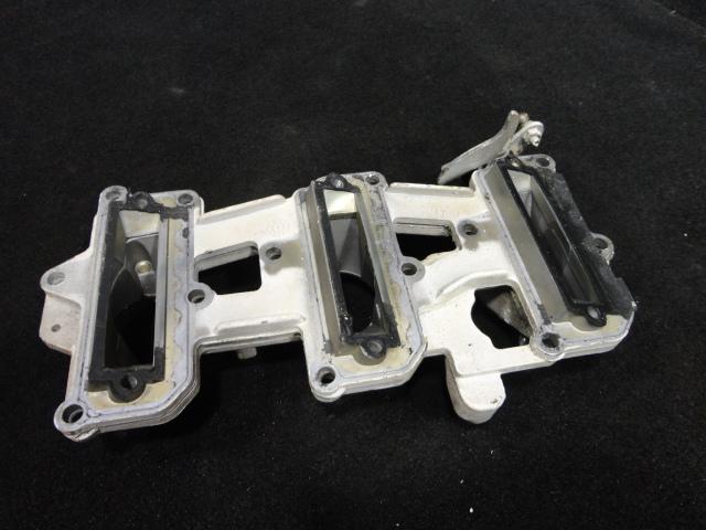 Intake manifold #817959a3 force/chrysler 1975-1994 70-90hp outboard boat(635)