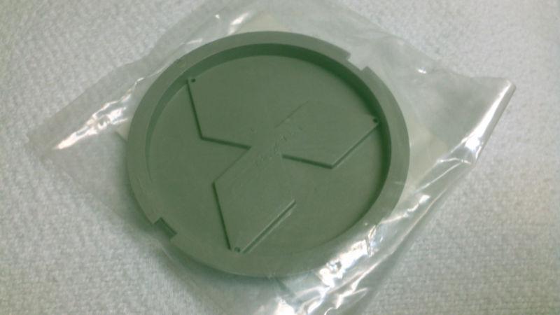 Mitsubishi wheel center cap and clip-mb624751 and mb057268-oem new