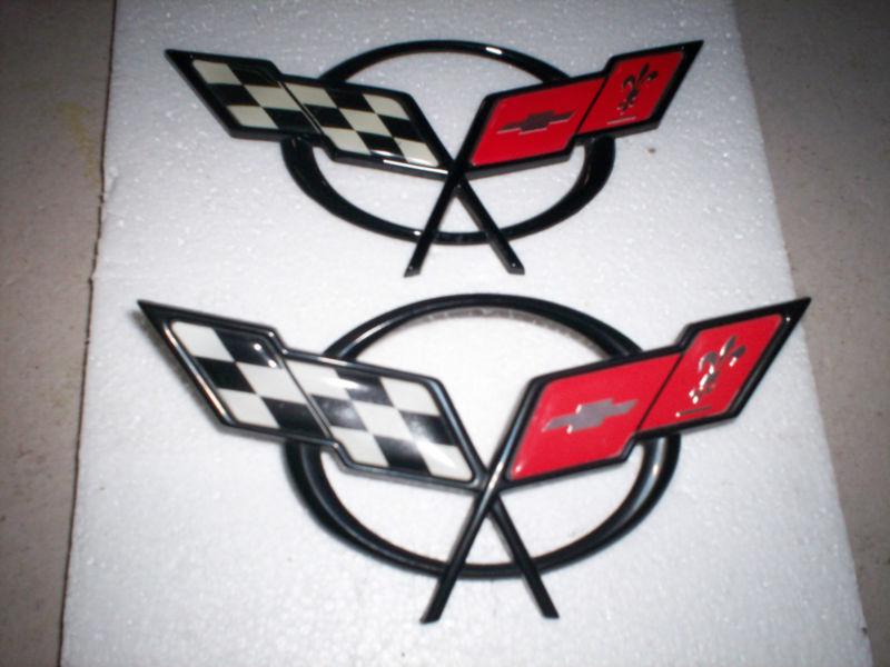 Corvette emblems c5 ....super nice used emblems front and back