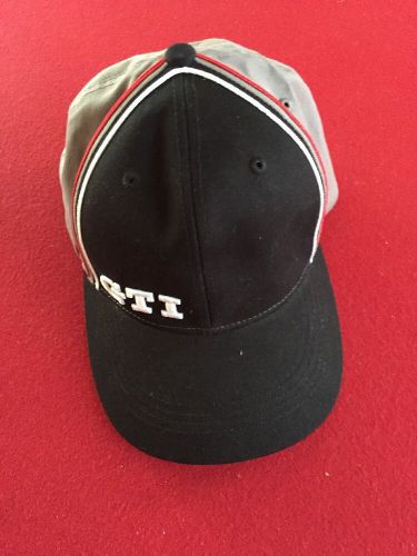 Genuine volkswagen vw drivergear - gti - fitted flexfit hat cap - black gray red