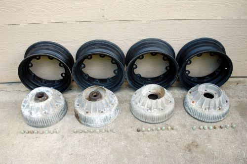 Rare matched set of 1960-1962 pontiac 8-lug wheel &amp; hub set with lug nuts