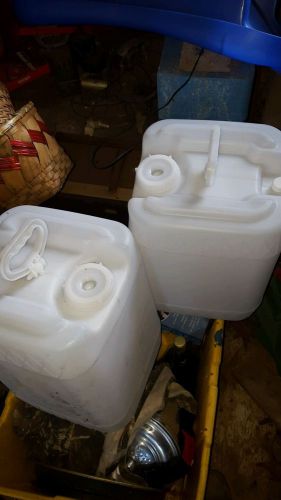 5 gallon jugs plastic