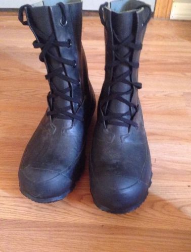 New  mickey mouse boots extreme cold vapor barrier boots hood size 8r