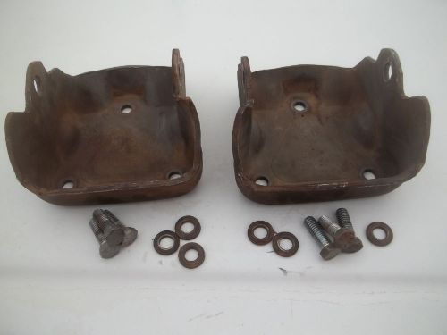 1988 94 95 98 350 v8 chevy truck motor mount brackets clamshell pair