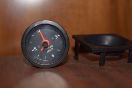 Volvo 240 clock