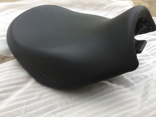 New triumph rocket iii classic/roadster front seat unit solo 2005 2006 t2301820