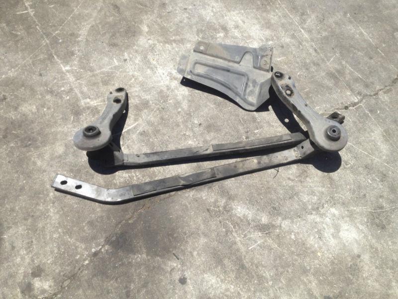 Bmw m3 e92 e93 08 09 10 11 12 oem suspension differential brackets arms  intact