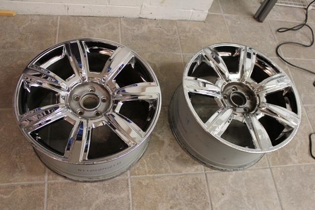 Bentley flying spur 20 inch factory oem chrome wheels (2) true, need refinished