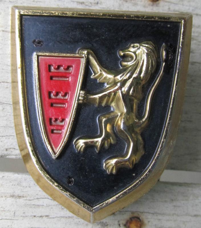 Nos 1957-1961 chrysler new yorker golden lion emblem mopar pn 1772295