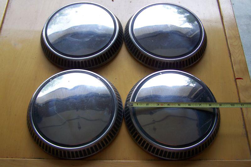 Vintage round chrome hub caps set of 4 good condition slight scratches 