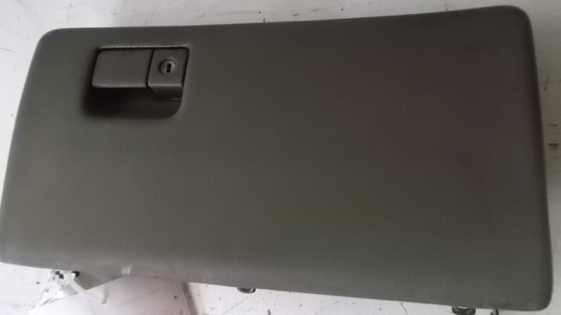 92 93 lexus es300 glove box compartment lid