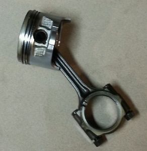 2003 honda 4-stroke 50hp connecting rod/ piston p/n 13210-zv5-000, 13101-zv5-010