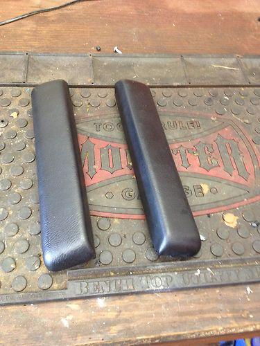 65-67 chevelle front arm rest. like new