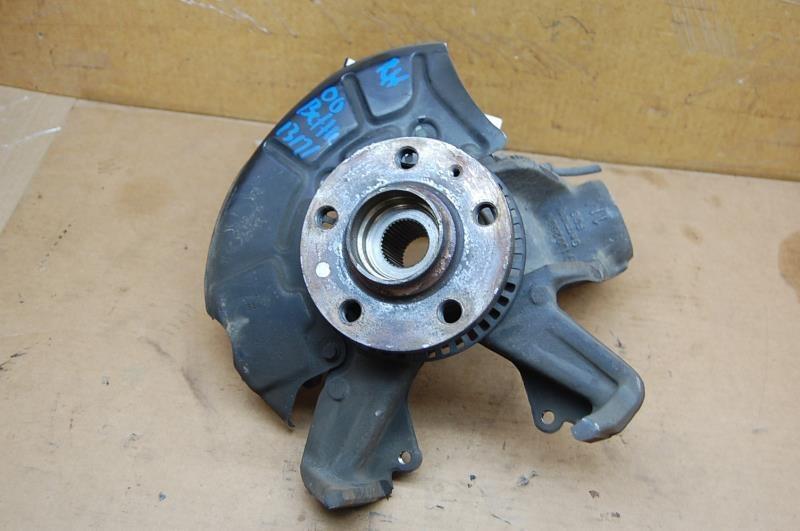99 00 01 02 03 04 05 vw jetta golf beetle 1.9 2.0 right spindle knuckle hub