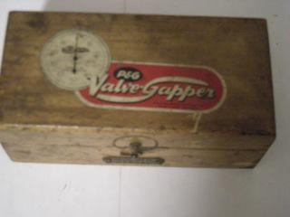 Nice antique p&g flat motor valve gapper in good condition in original wood box