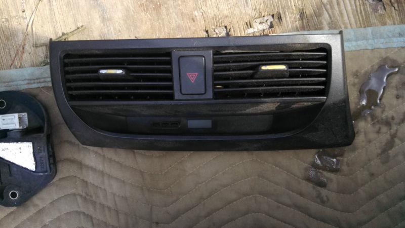 Dashboard clock and vents for a 2004 acura tl