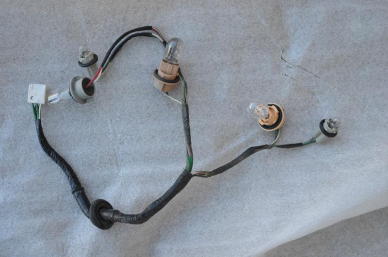 1997 to 2000 lexus sc300/sc400 tail light harness; fits either side, with bulbs