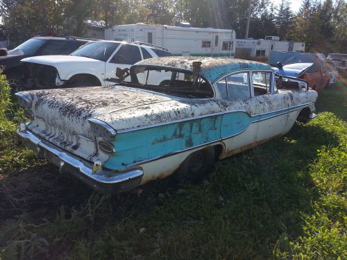 1958 pontiac strato chief 4dr sdn...parting out-this auction is for 1 lug nut