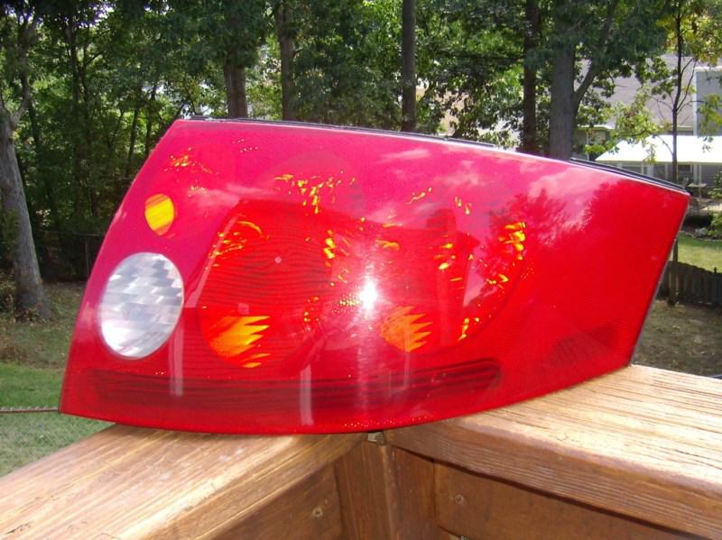 2000 - 06  audi tt complete factory right tail light used
