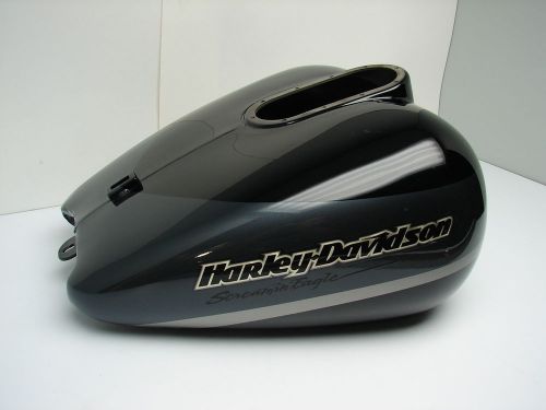 Nos 1999 harley davidson screamin eagle flh gas tank was in hd museum display
