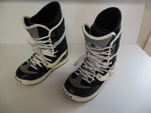 Vans hi-standard world traveler snowboard boots size 6 good used shape!!!