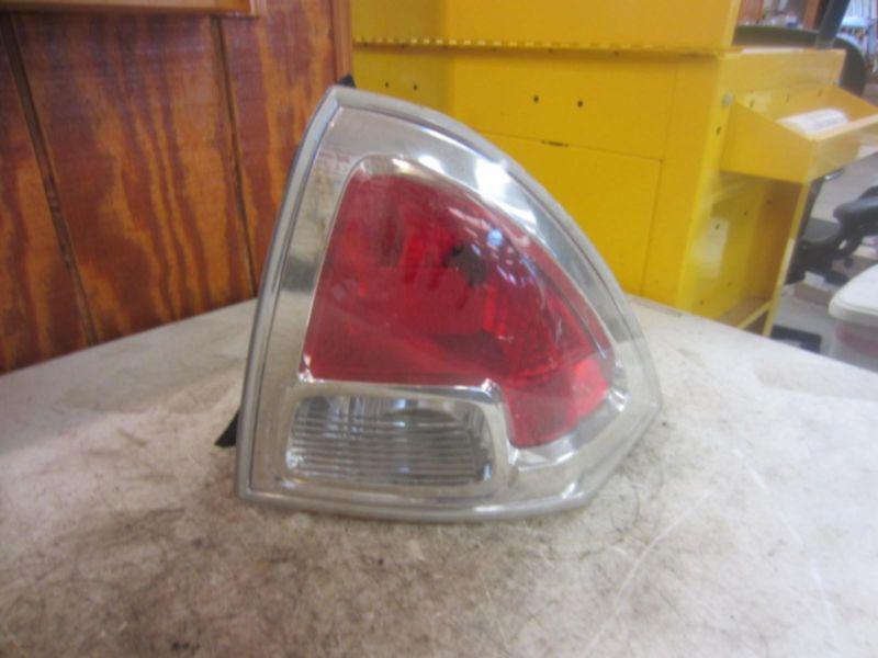 Ford fusion r taillight r. 06 07 08 09