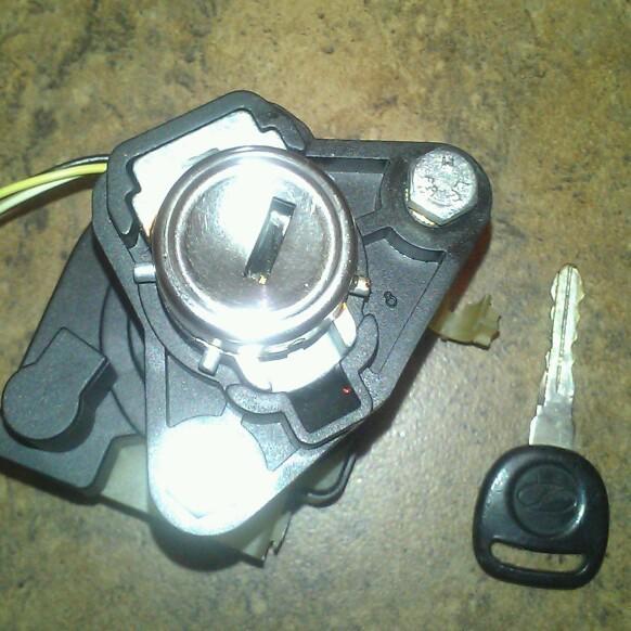   chevy impala ignition.chevy impala lock cylinder.chevy key. 2000-2006 oem.
