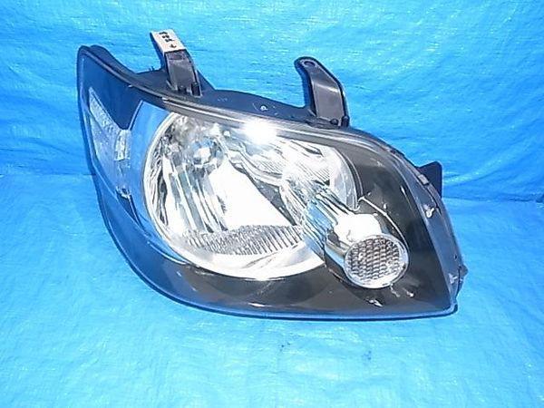 Toyota noah 2002 right head light assembled [0310800]