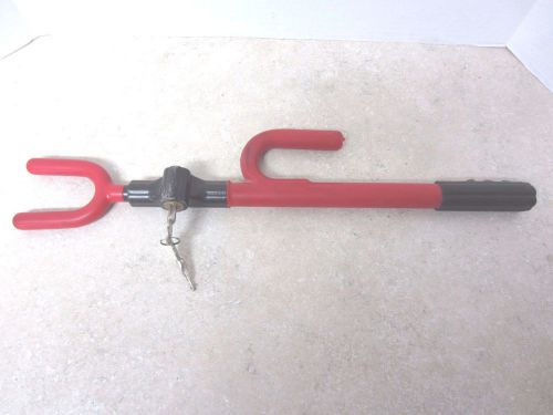 The club vehicle anti-theft steering wheel lock style - red