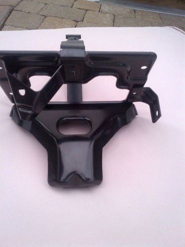 03-11 mercedes r230 sl65 sl55 amg front battery tray bracket support 2306200318