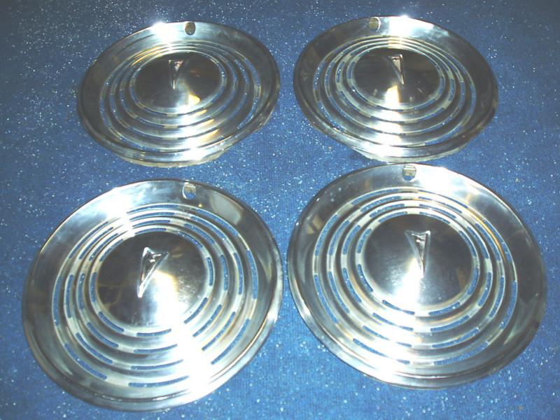 Hub caps of 4-14"-'73-pontiac lemans original eguipment