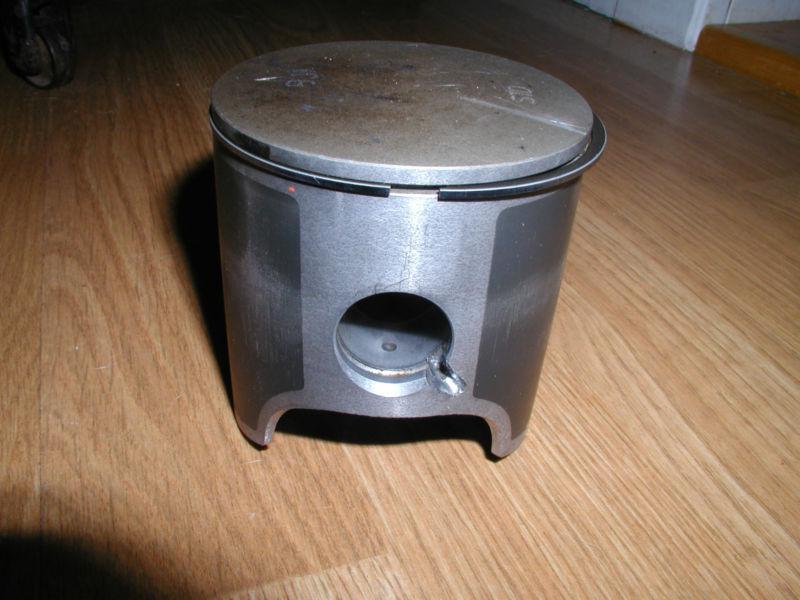 Piston with ring for skidoo 550 fan 72 bore spi? used