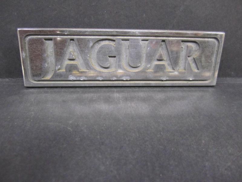 Jaguar emblem ornament oe " jaguar "    rectangle w/ 3 pins