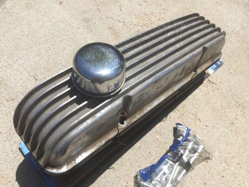 Chevy finned valve covers 289 350