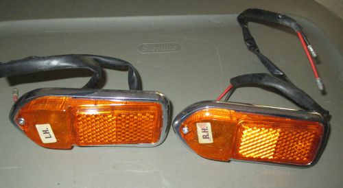 Nos pair of lucas 54920 front side marker light / lamp complete mg, mgb 70-80