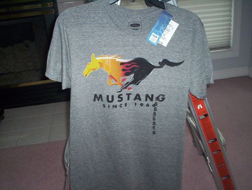 Brand new w/ tags ford mustang tee shirt w/ mustang horse size mens small