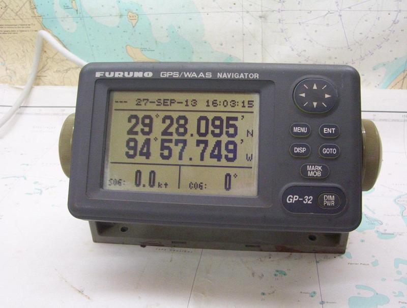 Boaters resale shop of tx1309 1042.03 furuno gp-32 gps/waas navigator display