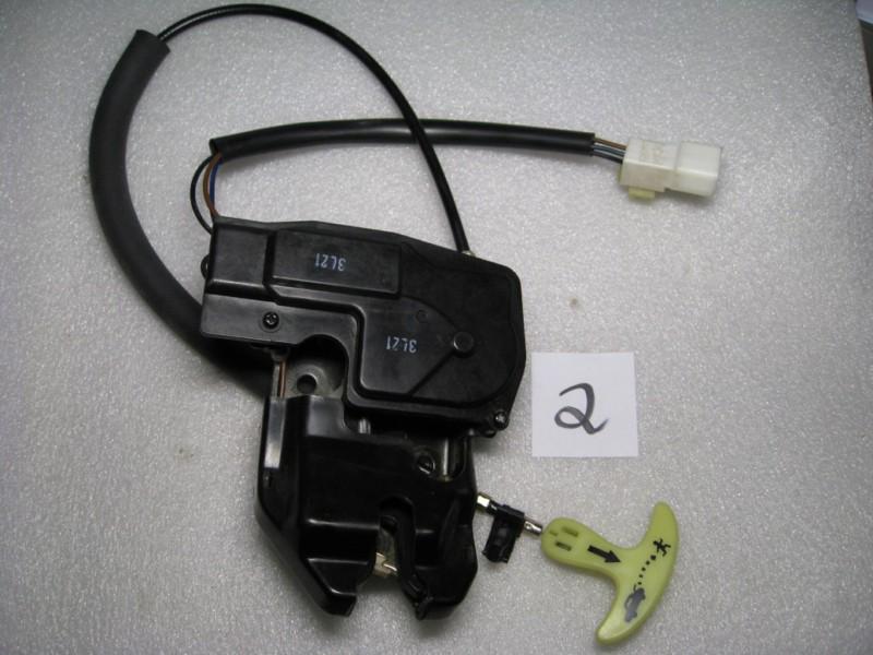 Trunk lid latch 04 - 08 chevy chevrolet optra #2