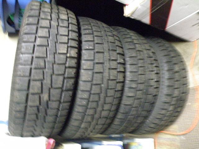 Cooper snow groove truck snow tires 265/70r/17" excellent condition!