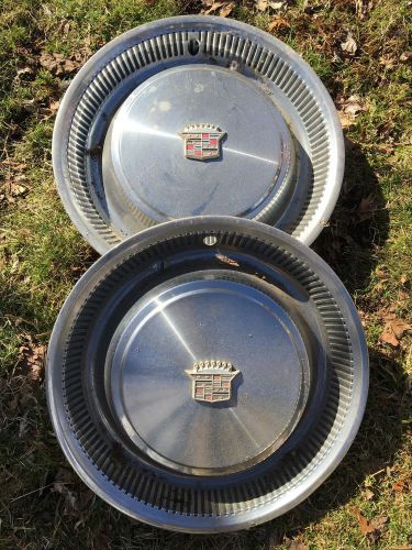 1970&#039;s cadillac hubcaps