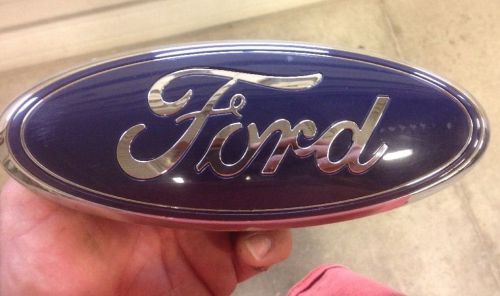 2009 to 2010 ford f250 super duty front grille  emblem oem used