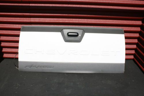 02-06 chervrolet avalanche 1500 2500 rear tailgate tail gate end trunk white