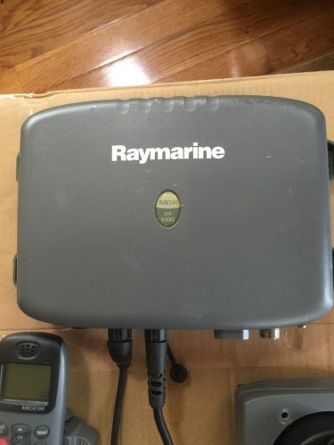 Raymarine ray240 vhf