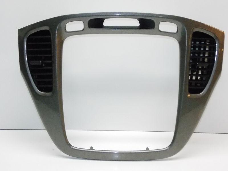 01-03 toyota highlander radio bezel surround trim vents metallic color oem